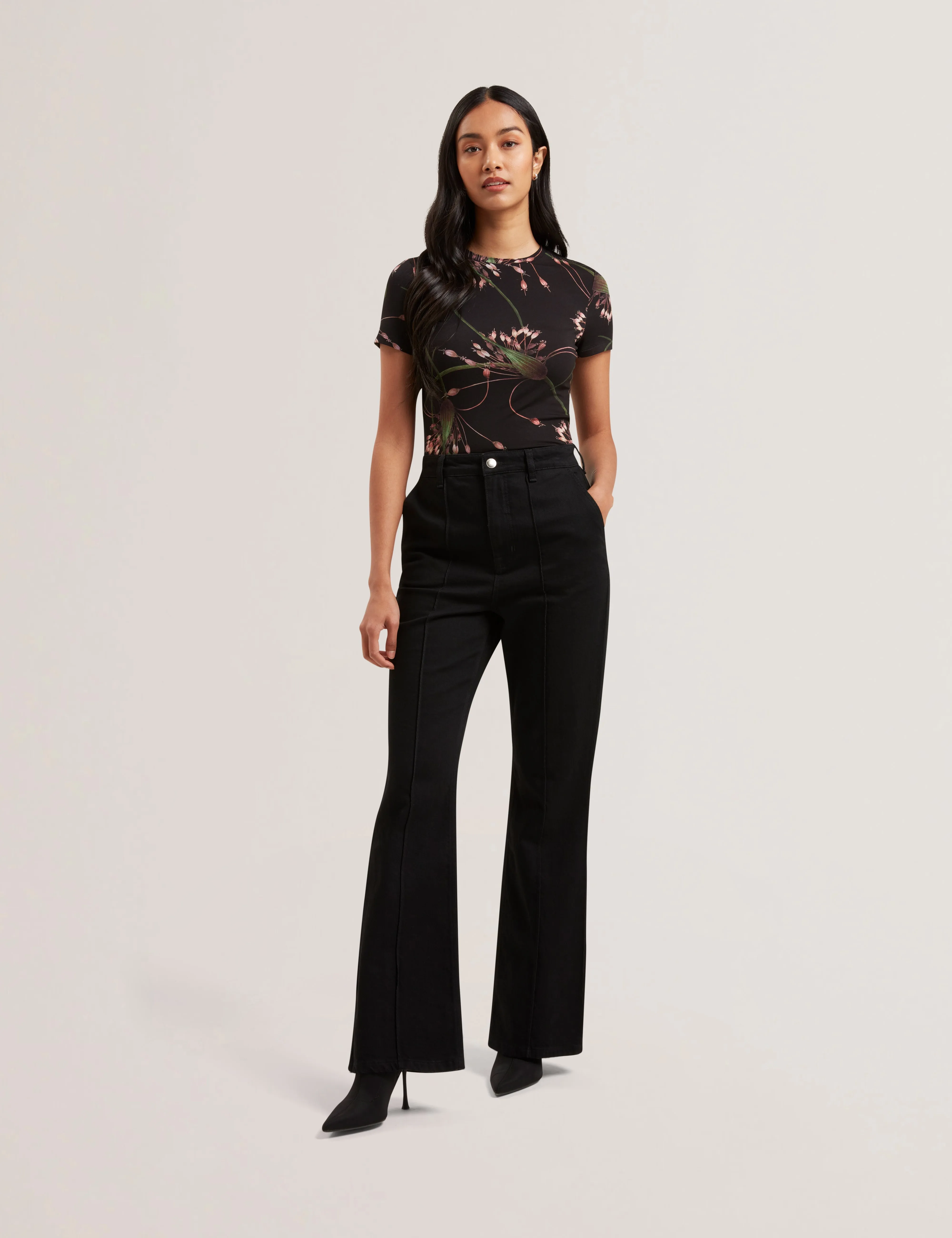 Lexiii Printed Fitted Tee Black