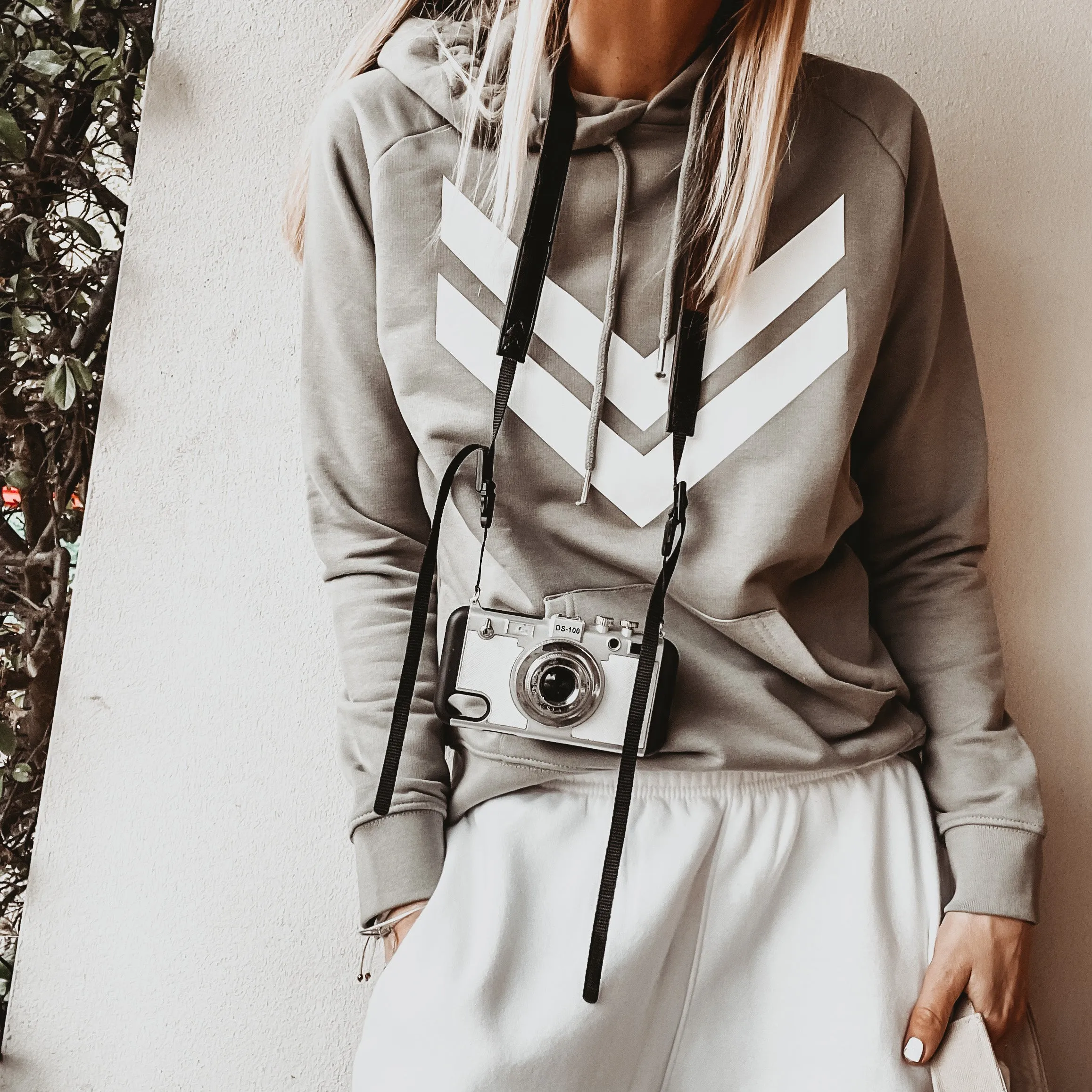 Light khaki hoody with white double chevron