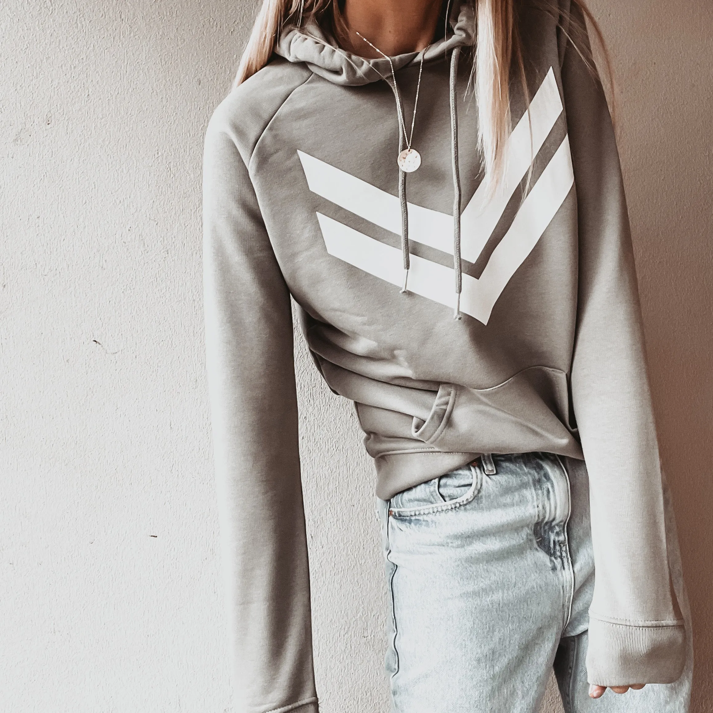 Light khaki hoody with white double chevron