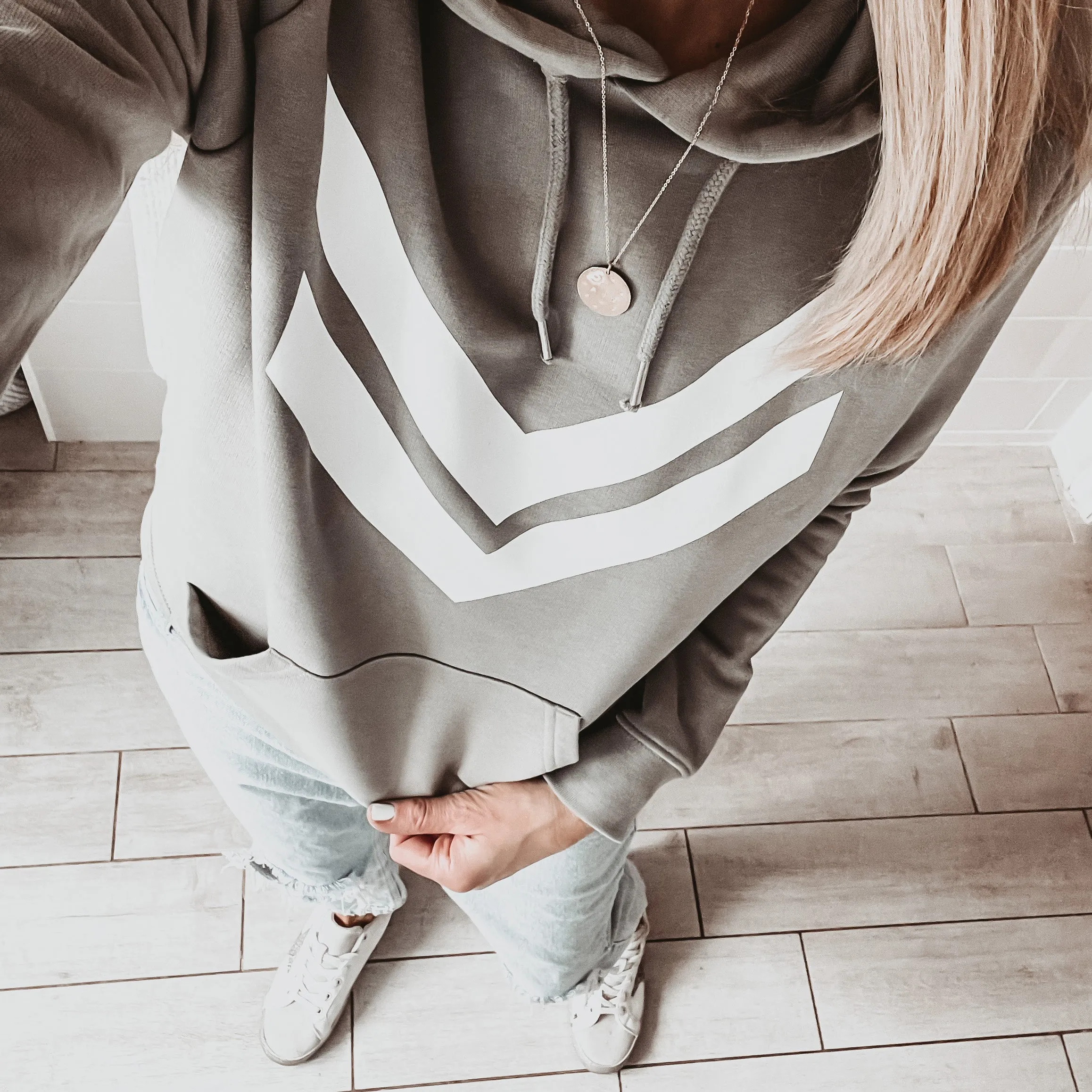 Light khaki hoody with white double chevron