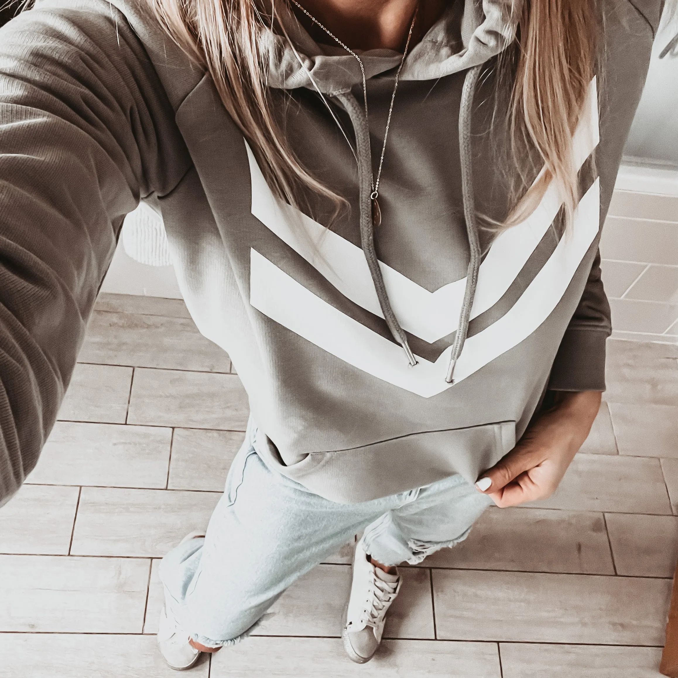 Light khaki hoody with white double chevron