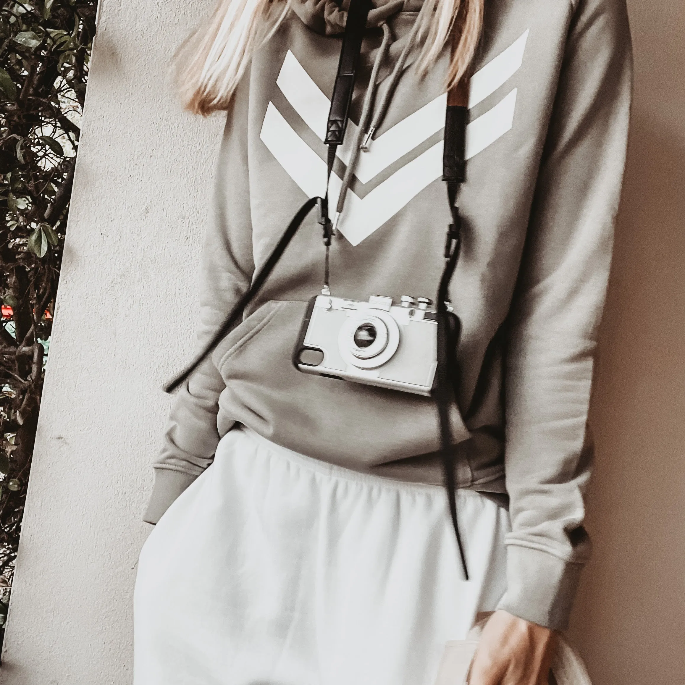 Light khaki hoody with white double chevron
