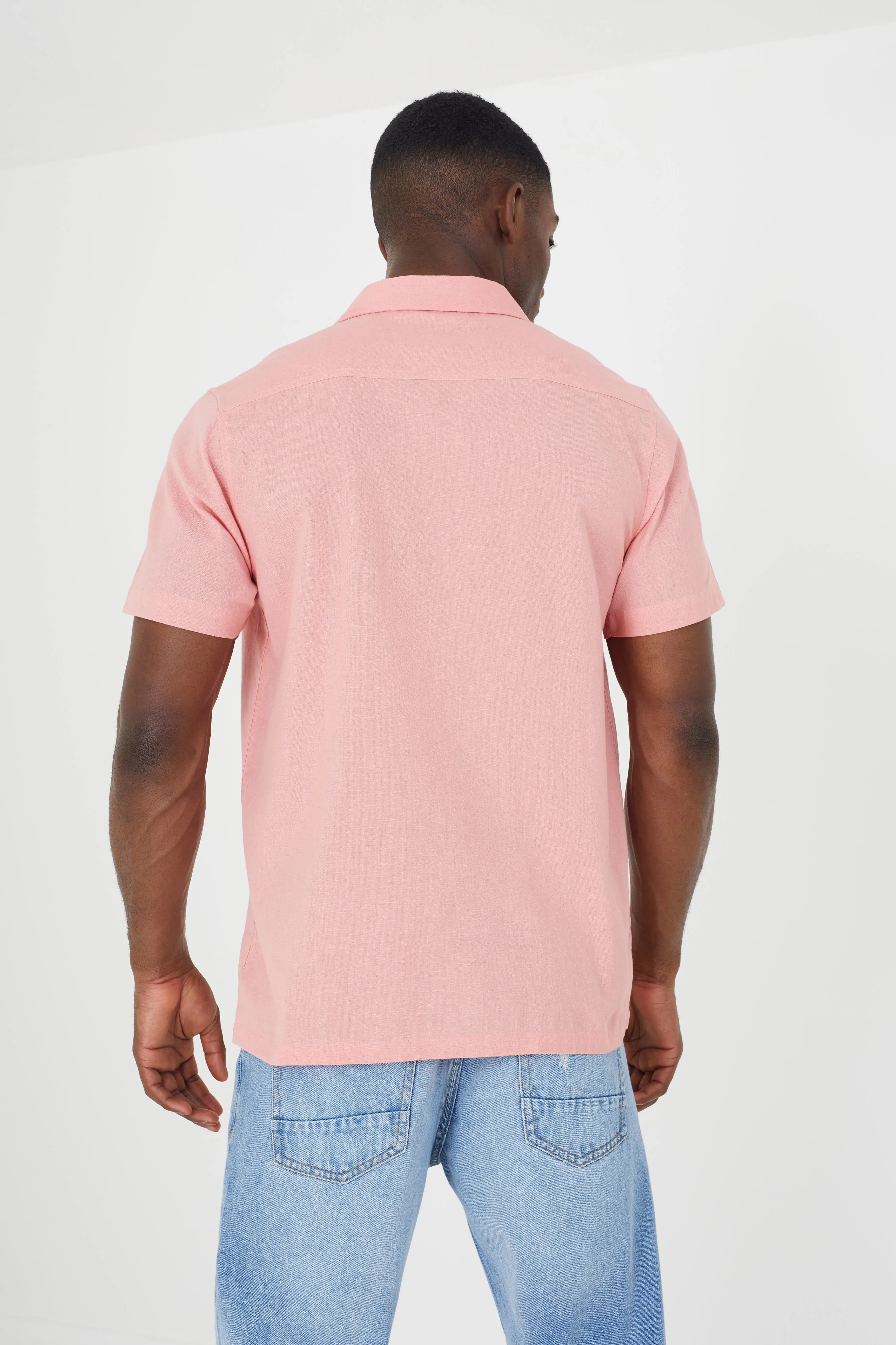 SHORT SLEEVED SHIRTS WITH FRONT POCKET DETAIL