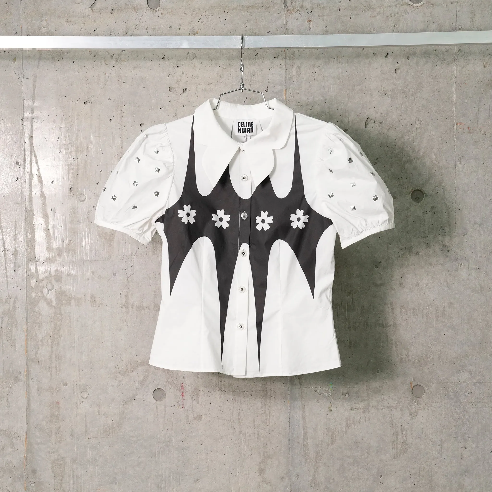 STARRY FLORAL FITTED SHIRT / WHITE/BLACK