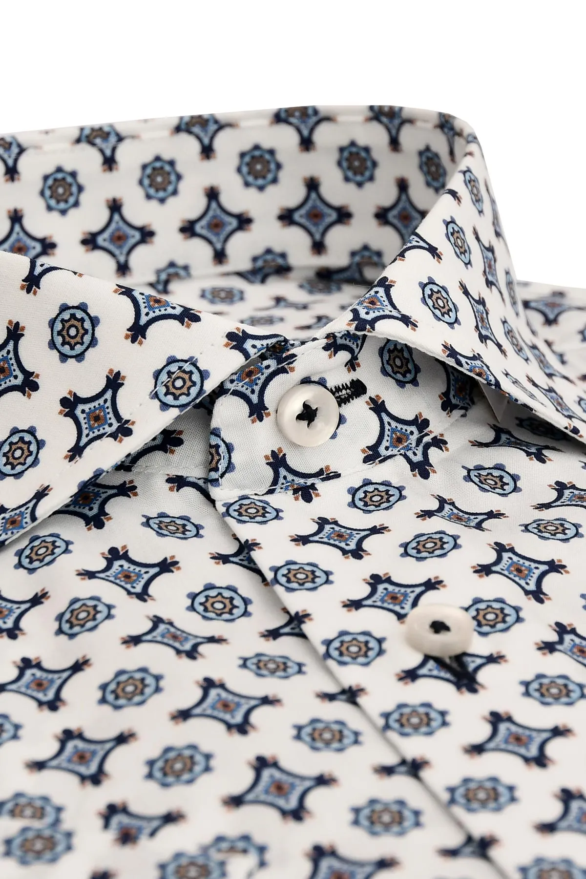 White printed regular fit short sleeve shirt