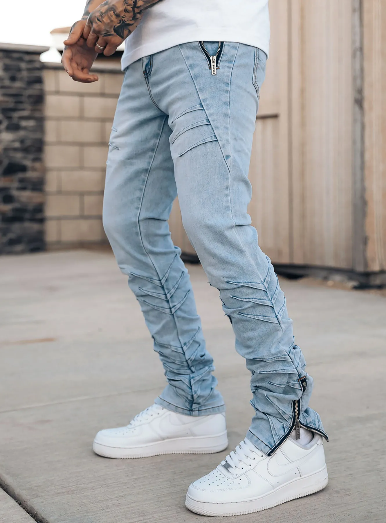 Wrinkled Track Jeans in Blue